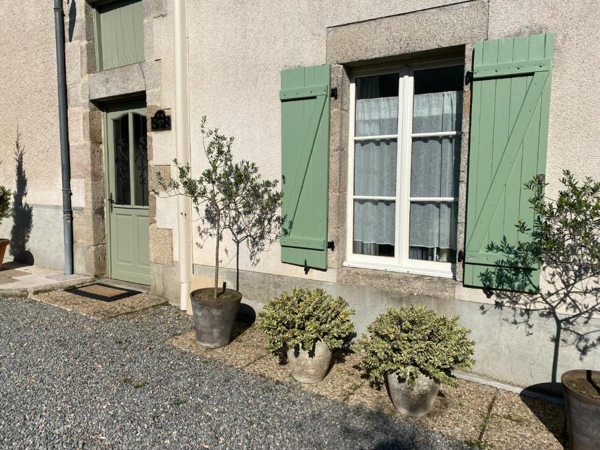 Maison Hirondelles Gites Mezieres-sur-Issoire المظهر الخارجي الصورة